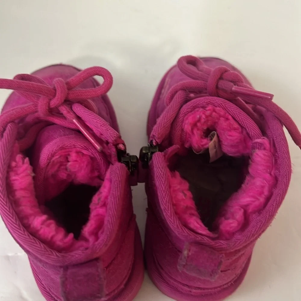UGG Kids Fuchsia Boots sz 9